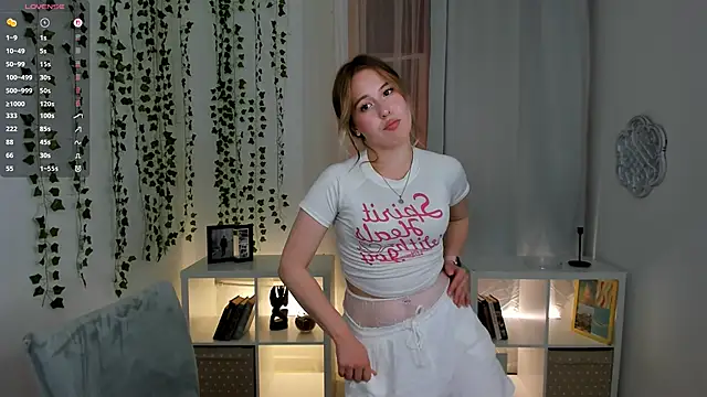 LanaRoselle online show from 09-19-25, 09:37