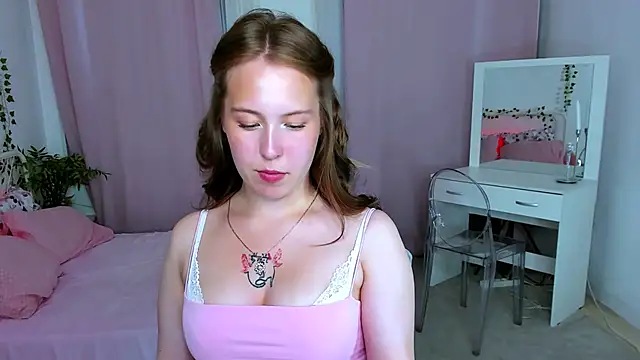 Snapshot of LanaRoselle chatting on 06-30-26, 02:18 LanaRoselle online show from 06-30-26, 02:18
