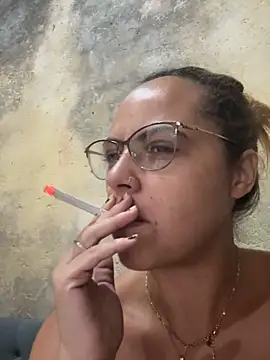 Snapshot of Chloe_Leaozinho chatting on 03-13-26, 04:02 Chloe Leaozinho online show from 03-13-26, 04:02