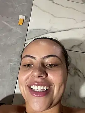 Snapshot of Chloe_Leaozinho chatting on 04-14-26, 01:39 Chloe Leaozinho online show from 04-14-26, 01:39