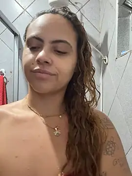 Snapshot of Chloe_Leaozinho chatting on 04-16-26, 10:01 Chloe Leaozinho online show from 04-16-26, 10:01