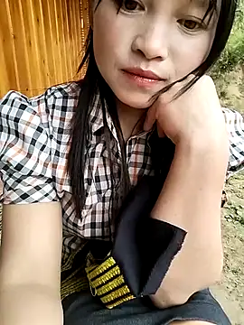 Snapshot of Tiyir597 chatting on 10-17-25, 02:48 Tiyir597 online show from 10-17-25, 02:48