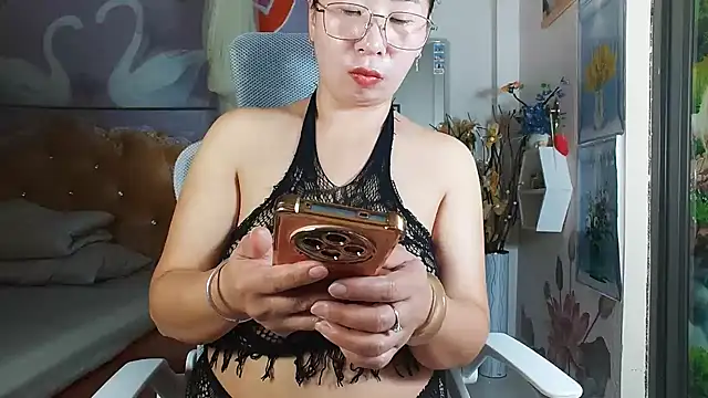 Snapshot of lyly_asian chatting on 07-02-26, 03:23 lyly asian online show from 07-02-26, 03:23