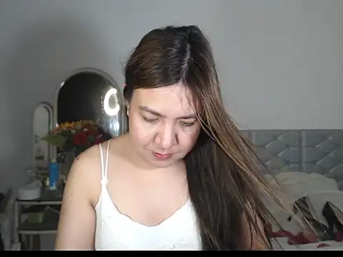 stellahugeX online show from 11-28-25, 08:44