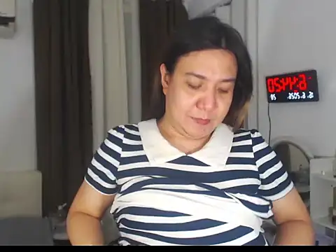 Snapshot of stellahugeX chatting on 06-15-26, 10:45 stellahugeX online show from 06-15-26, 10:45
