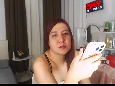 Snapshot of stellahugeX chatting on 07-16-26, 04:35 stellahugeX online show from 07-16-26, 04:35