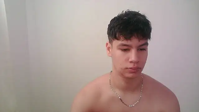Snapshot of zeus_181 chatting on 02-04-26, 01:17 zeus 181 online show from 02-04-26, 01:17