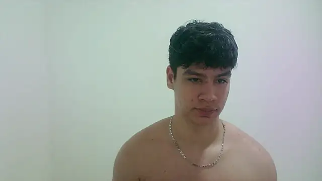 Snapshot of zeus_181 chatting on 02-25-26, 03:38 zeus 181 online show from 02-25-26, 03:38