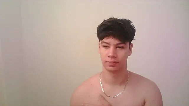 Snapshot of zeus_181 chatting on 04-21-26, 01:17 zeus 181 online show from 04-21-26, 01:17