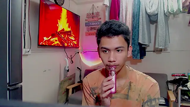 Demure Asian143 online show from 08-06-26, 04:58