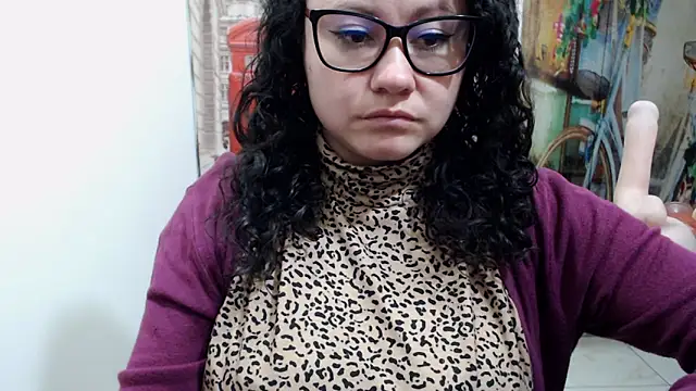 Snapshot of greeneyes_nurse chatting on 10-01-25, 04:07 greeneyes nurse online show from 10-01-25, 04:07