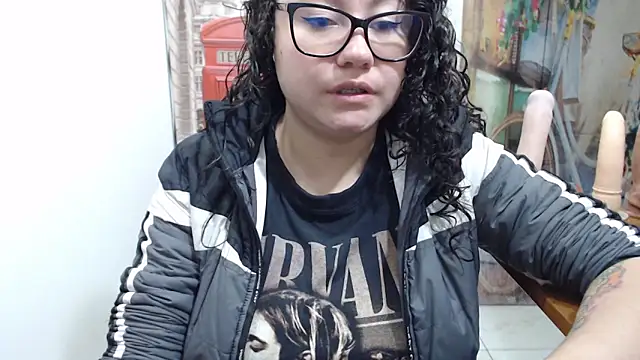 Snapshot of greeneyes_nurse chatting on 10-11-25, 02:44 greeneyes nurse online show from 10-11-25, 02:44