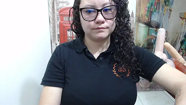 Snapshot of greeneyes_nurse chatting on 10-22-25, 06:40 greeneyes nurse online show from 10-22-25, 06:40