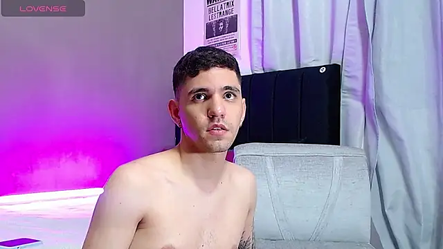 Matteo12  online show from 11-06-25, 04:46