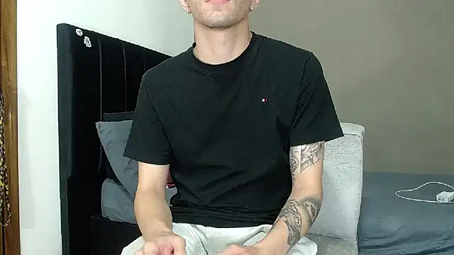 Matteo12  online show from 02-07-26, 01:53