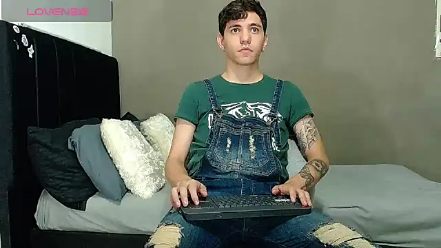 Matteo12  online show from 04-03-26, 03:26