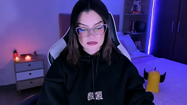 OphelianaRose33 online show from 11-07-25, 10:32