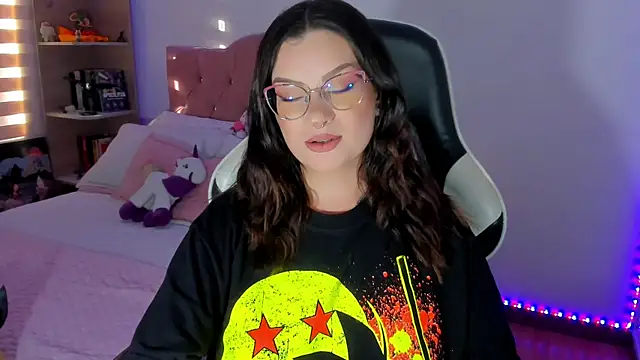 OphelianaRose33 online show from 05-30-26, 10:07