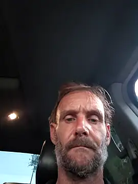 Snapshot of Hungwell1515 chatting on 06-30-26, 12:11 Hungwell1515 online show from 06-30-26, 12:11