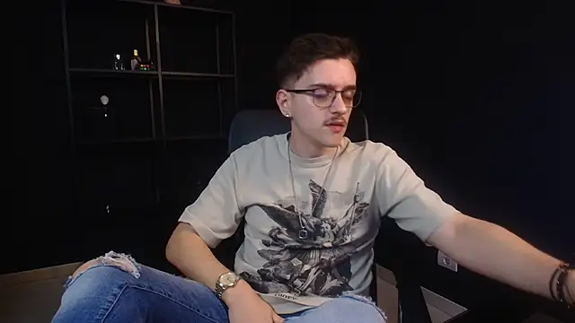 Snapshot of FelixStarkk chatting on 06-14-26, 04:14 FelixStarkk online show from 06-14-26, 04:14