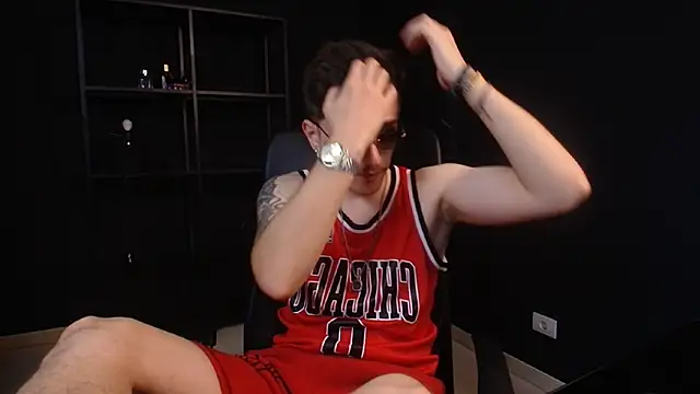 Snapshot of FelixStarkk chatting on 06-18-26, 03:18 FelixStarkk online show from 06-18-26, 03:18
