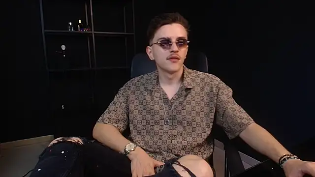 Snapshot of FelixStarkk chatting on 06-21-26, 04:37 FelixStarkk online show from 06-21-26, 04:37