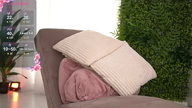 FreyaHeart online show from 12-19-25, 06:42