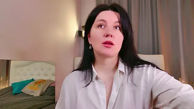 love me  tonight  online show from 12-20-25, 10:06