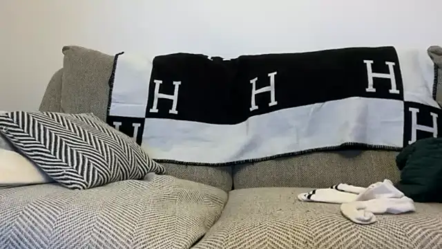 Snapshot of That_English_Rose_ chatting on 10-20-25, 05:41 That English Rose online show from 10-20-25, 05:41