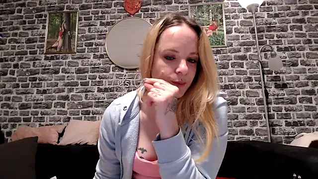 SexyMilf 37 online show from 04-25-26, 08:50