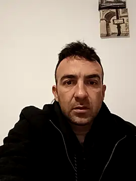 Snapshot of PopaOctavian chatting on 10-04-25, 07:12 PopaOctavian online show from 10-04-25, 07:12