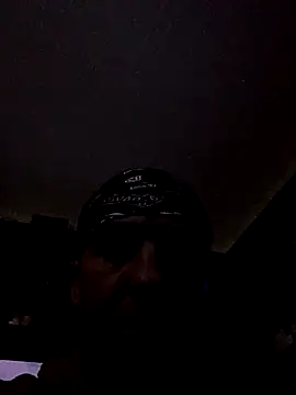 Snapshot of PopaOctavian chatting on 10-06-25, 03:09 PopaOctavian online show from 10-06-25, 03:09