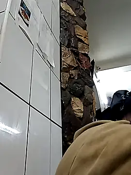 Snapshot of PopaOctavian chatting on 10-12-25, 03:33 PopaOctavian online show from 10-12-25, 03:33