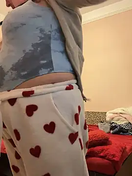 TriumphLove online show from 04-17-26, 06:11