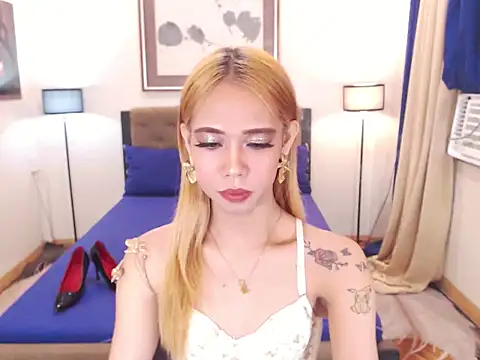 Snapshot of PreciousAmore chatting on 05-23-26, 10:41 PreciousAmore online show from 05-23-26, 10:41