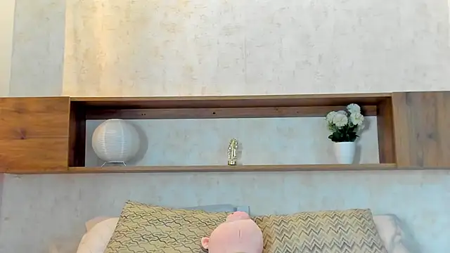 Emilly Beaumont online show from 05-25-26, 01:17