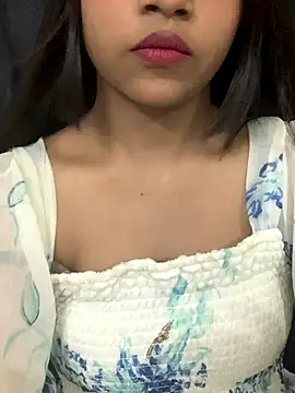 Snapshot of Rashi-48 chatting on 09-11-25, 07:19 Rashi-48 online show from 09-11-25, 07:19