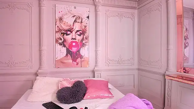 luna hot ass online show from 03-13-26, 09:10