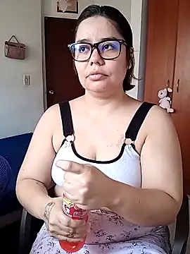 Snapshot of saenz_eymi chatting on 02-10-26, 06:01 saenz eymi online show from 02-10-26, 06:01