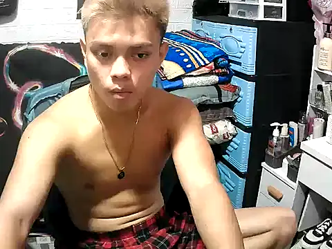 Snapshot of Pinoy_slutcummer69 chatting on 06-18-26, 09:14 Pinoy slutcummer69 online show from 06-18-26, 09:14