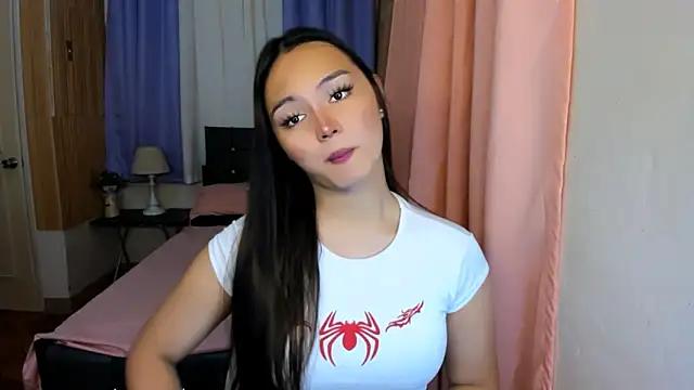 Snapshot of ameliamaureen chatting on 06-15-26, 06:37 ameliamaureen online show from 06-15-26, 06:37