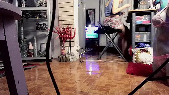 xinamora online show from 10-27-25, 04:05