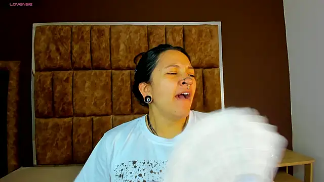 Kitty ravee online show from 09-15-25, 07:36