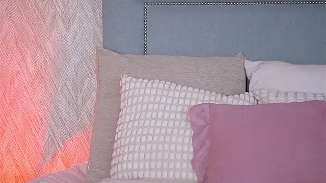 Sofy Bradd online show from 10-31-25, 05:30