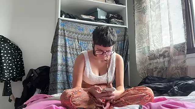 NIQUE TARAXX online show from 10-01-25, 10:10