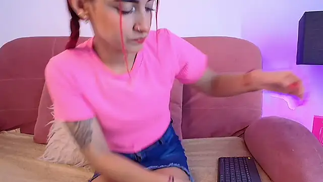 Karina2Smith online show from 11-12-25, 06:52