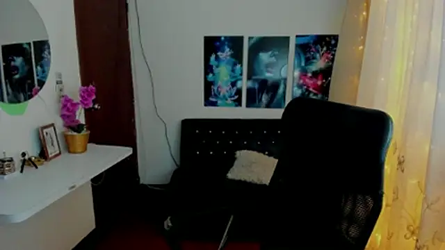 valeria-duarte online show from 11-24-25, 10:20