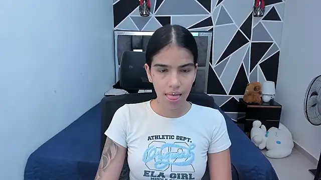 Snapshot of valeria-duarte chatting on 05-26-26, 11:28 valeria-duarte online show from 05-26-26, 11:28