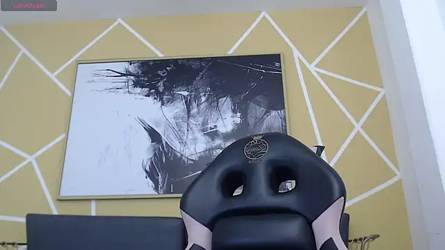 olivia russo  online show from 12-16-25, 08:03