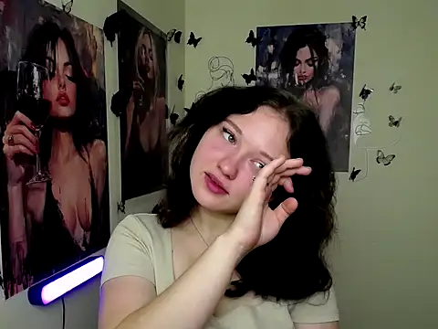 Snapshot of LadyAlice_ chatting on 10-06-25, 06:22 LadyAlice  online show from 10-06-25, 06:22